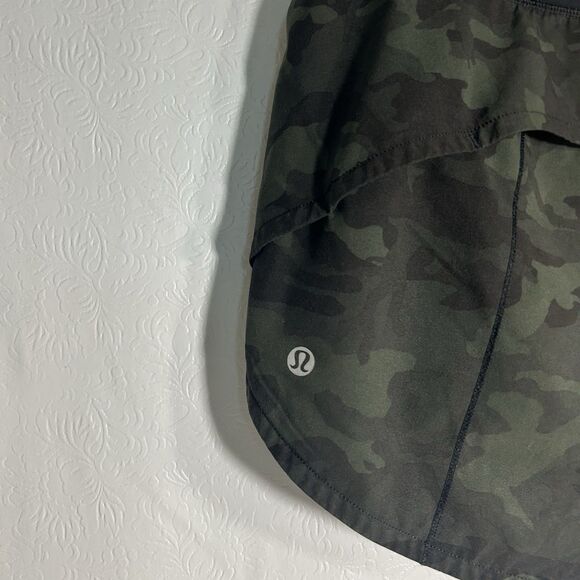 Lululemon Speed Up Shorts 4-Way Stretch  Sz 8 Camo Green Black 2.5" Inseam - Picture 10 of 11